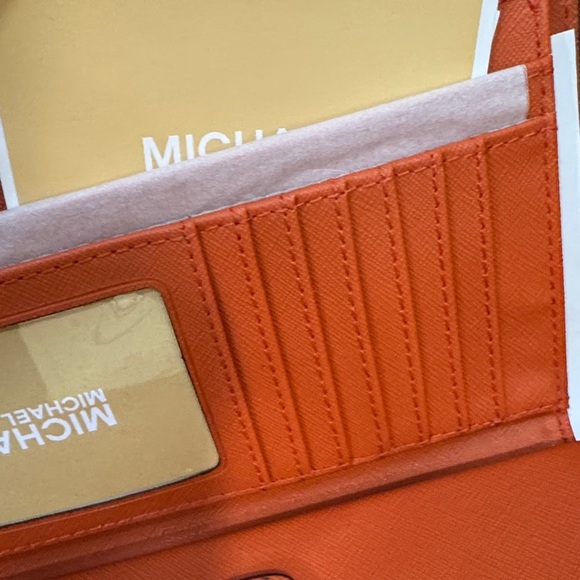 NWT Michael Kors Orange Jet Set Large Travel Wallet Wristlet - Picture 6 of 7